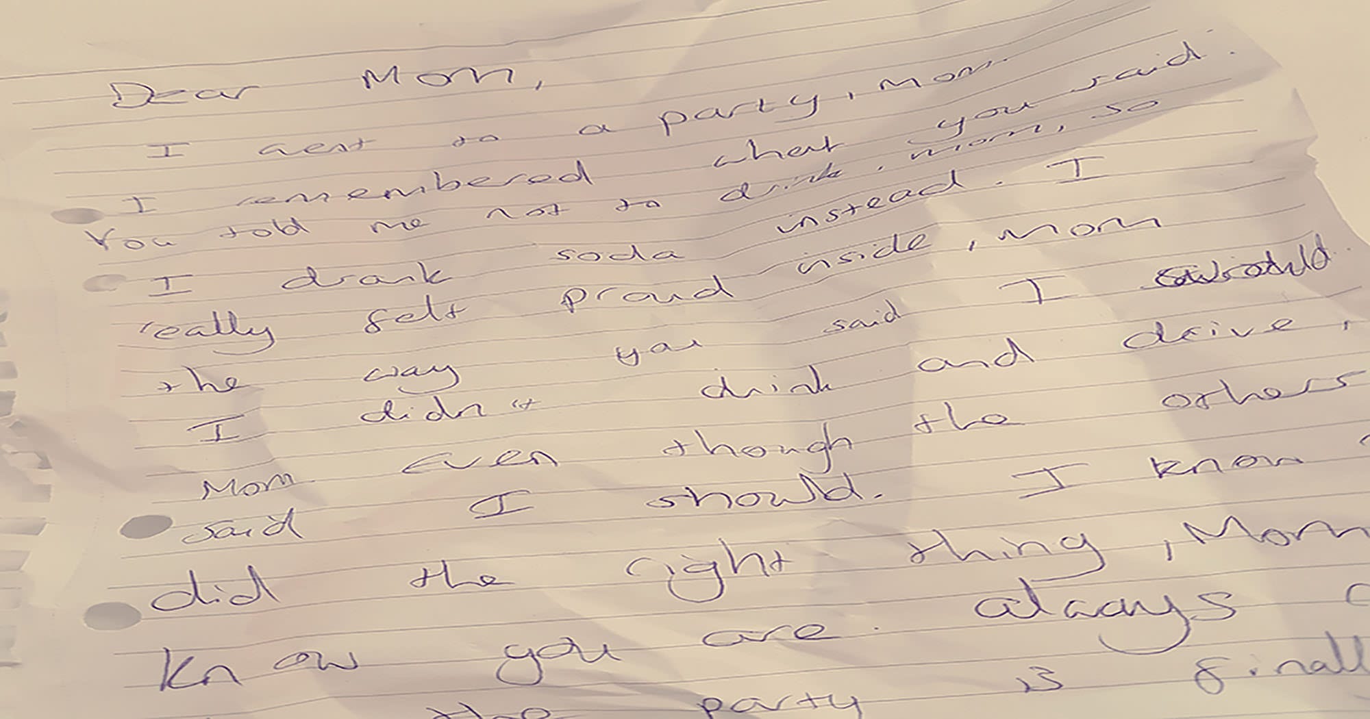16-year-old hits and kills young girl, then police find a note in her hand that breaks my heart