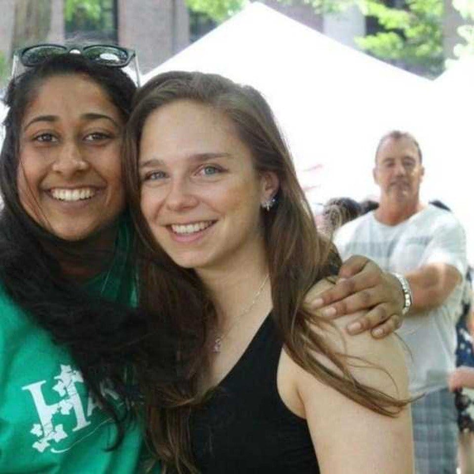 17 Perfectly Timed Photos That Are Too Weird To Explain.