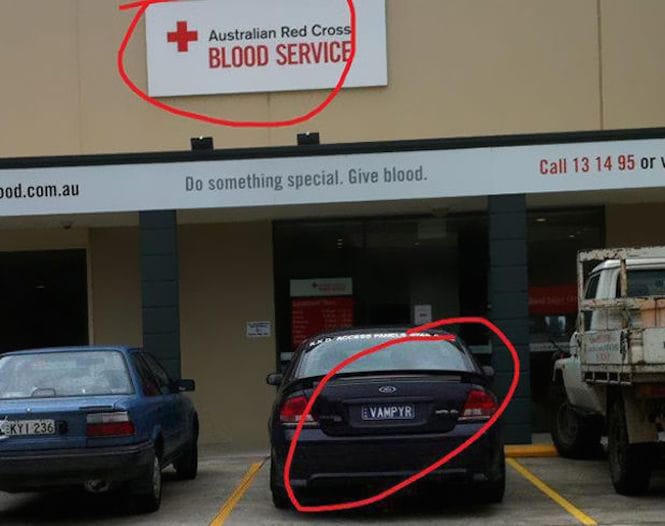 18 Funny Photos That Are Too Perfect To Be A Coincidence