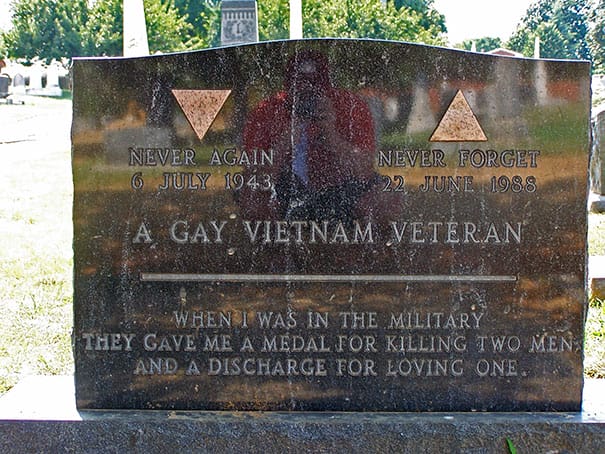 20 Brilliant Tombstones By People Whose Sense Of Humor Will Live Forever