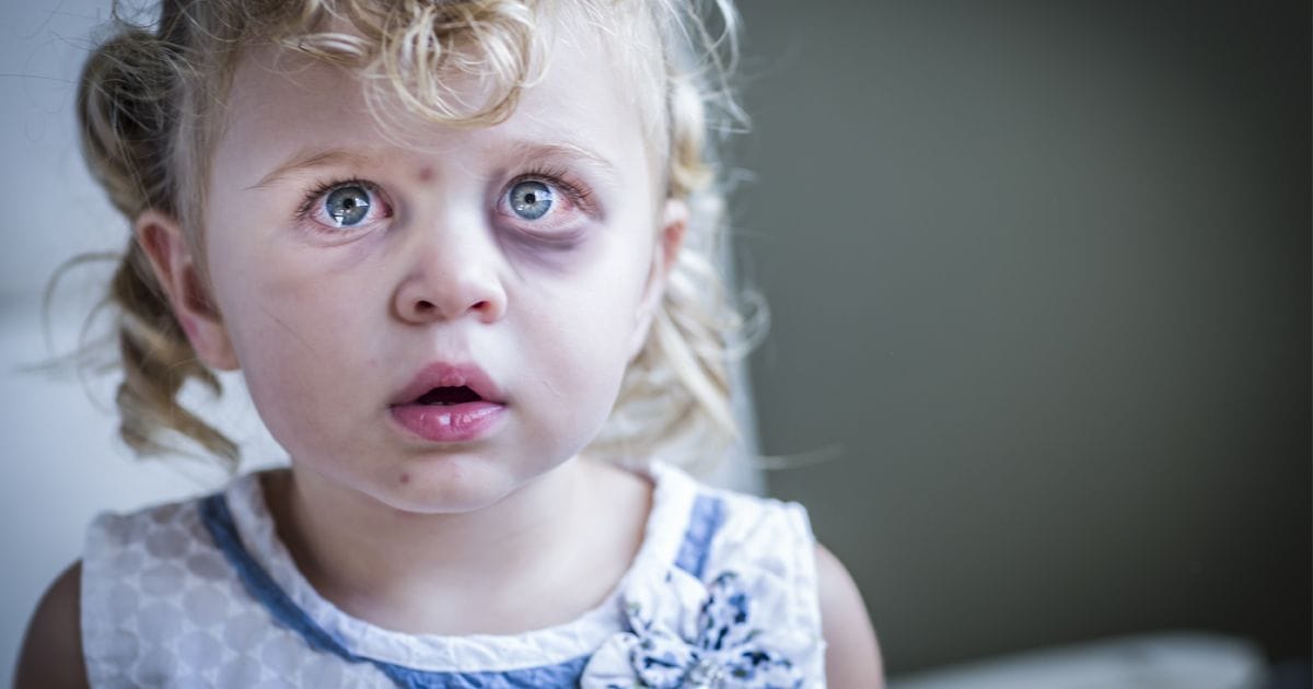 5 Yr Old Calls 911 For Dad. Now Listen To What She Says... OMG!