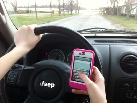 Amazing New 'Don't Text And Drive' Ad Will Leave You Shaking! This Is Why You Don't Text And Drive