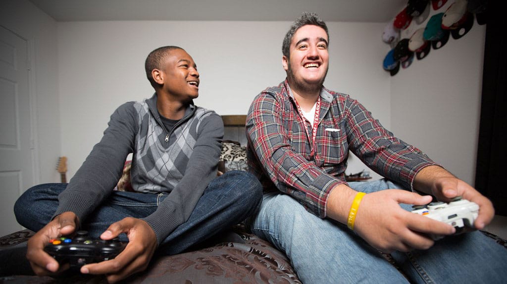 Check How Teen Boys Helped A Blonde When She Needed It The Most
