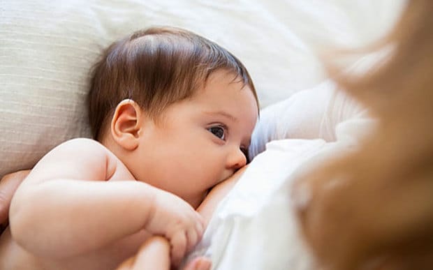 Check How This Dad 'Breastfed' His Baby Girl In The Absence Of Her Mother