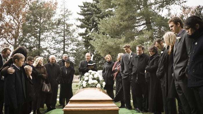 He Shocked Everyone By Wearing This On A Funeral. Wanna Know Why?
