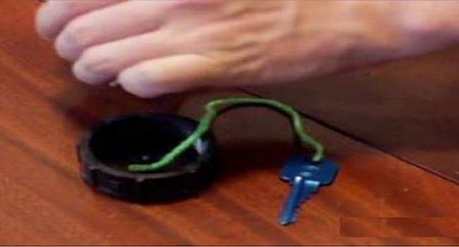 He Ties A Key To A String And Sticks It To A Plastic Pipe Cap. The Reason Why? GENIUS!
