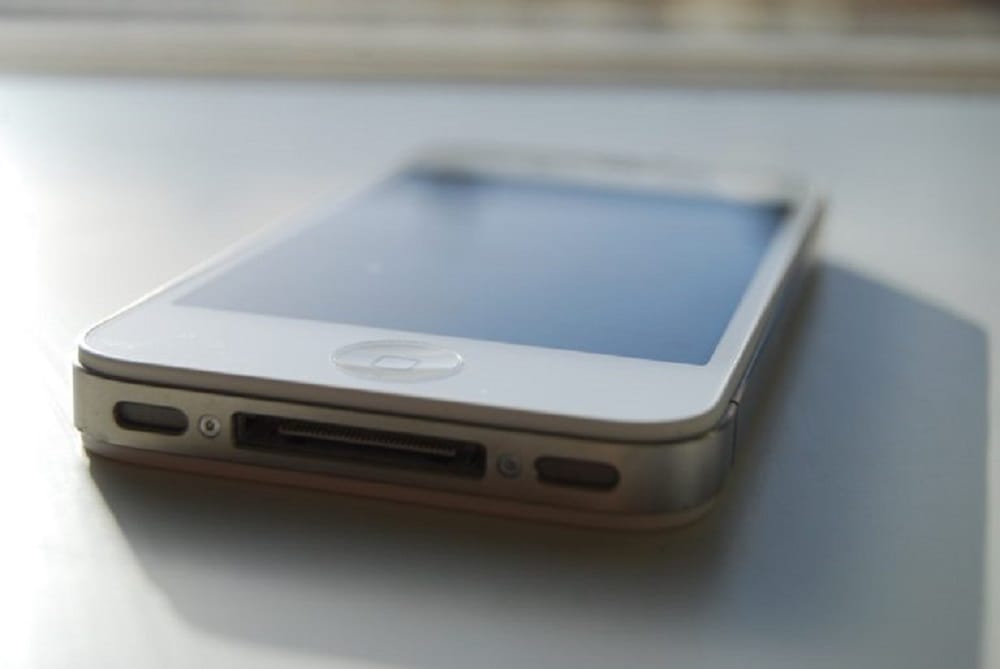 I Found An iPhone On The Ground And What I Saw In Its Phone Gallery Terrified Me