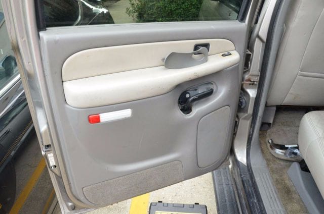 Man Bought A Second-Hand Car, You Won't Believe What He Found In The Door Of The Car!
