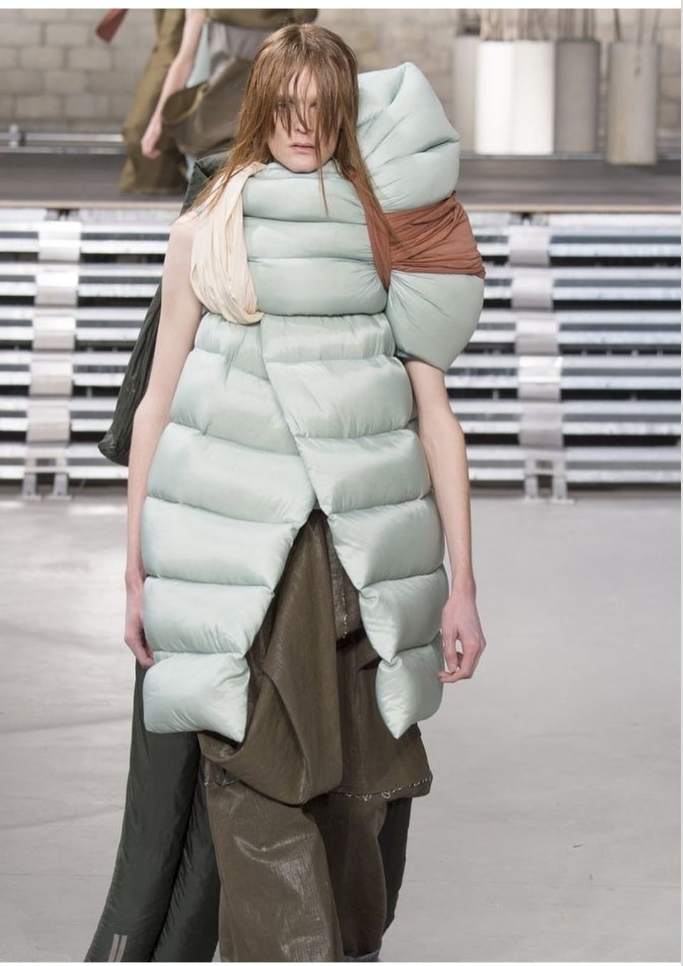 10 Messy Clothing Design Which Are Tough Too Handle