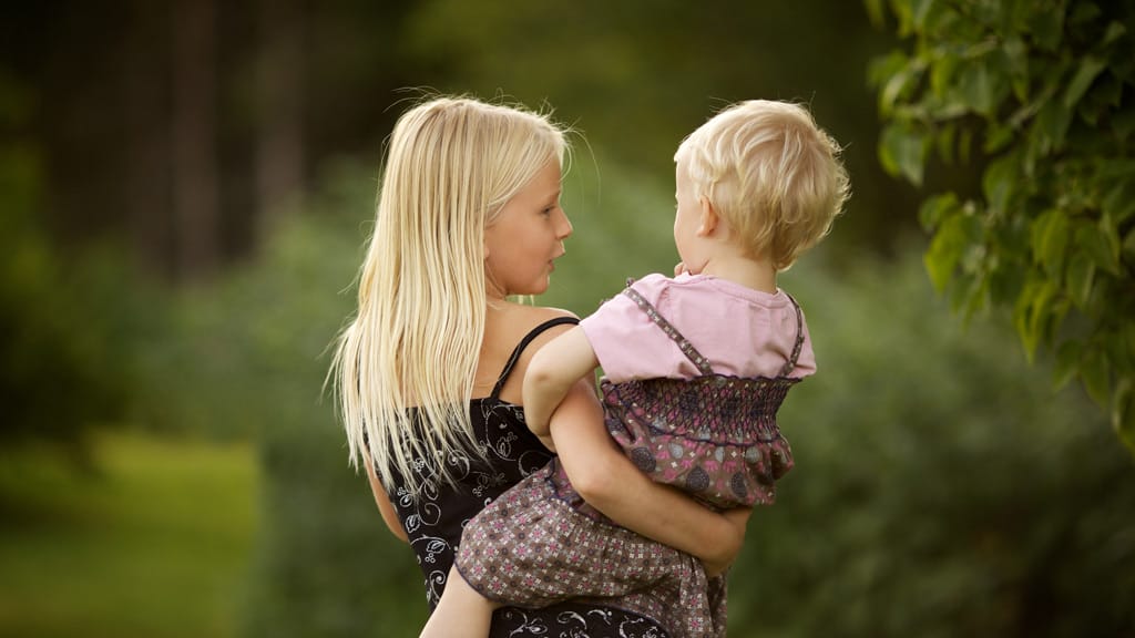 She Drops Her Kids At Park Instructing Them Not To Move Until She's Back. What She Did Was Unbelievable!