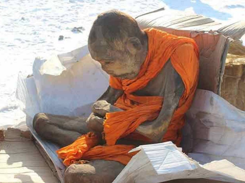 Shocking! 200 Year Old Mongolian Monk Mummy Still Alive!