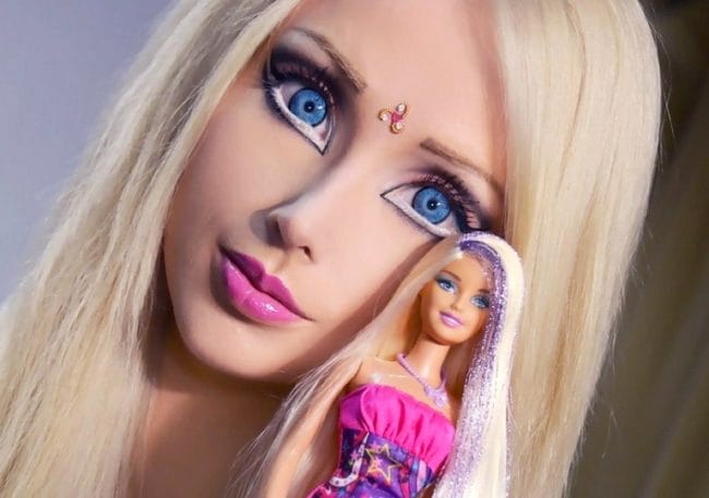 TEENAGER GOES TO PLASTIC SURGERY EXTREMES TO LOOK LIKE ANGELINA JOLIE
