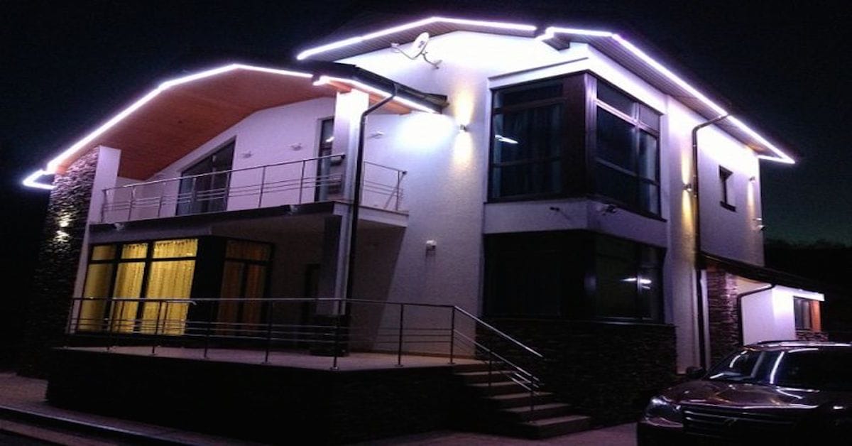 The Landlord Went To Collect Rent On This House And Made The Most Bizarre Discovery Inside