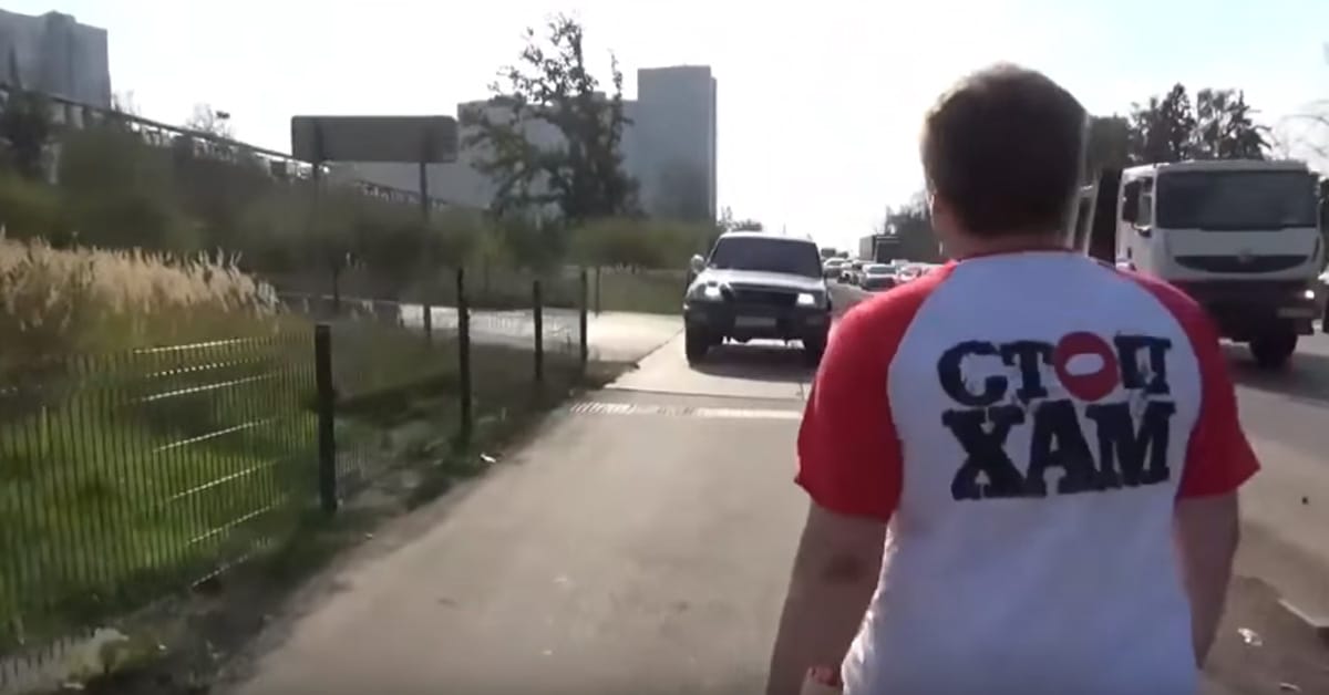 These Russian Traffic Vigilantes Got More Than They Bargained For With THIS Driver!