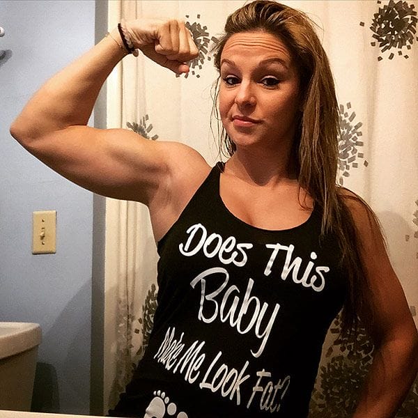 This Is What It Looks Like When A Body Builder's Six Pack Gets Stretched By Pregnancy