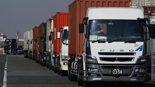 This Overloaded Truck Is The Funniest Road Fail Ever